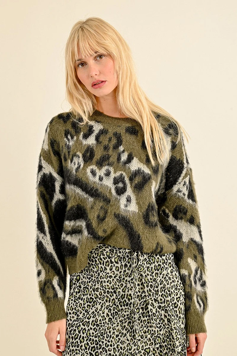 SIDI56M42 Χακί πουλόβερ με animal print -2 Χακί πουλόβερ με λεοπάρ σχέδιο - Image 1