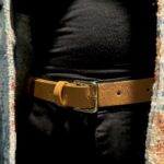 Ταμπά ζώνη με χρυσό κούμπωμα και μύτη