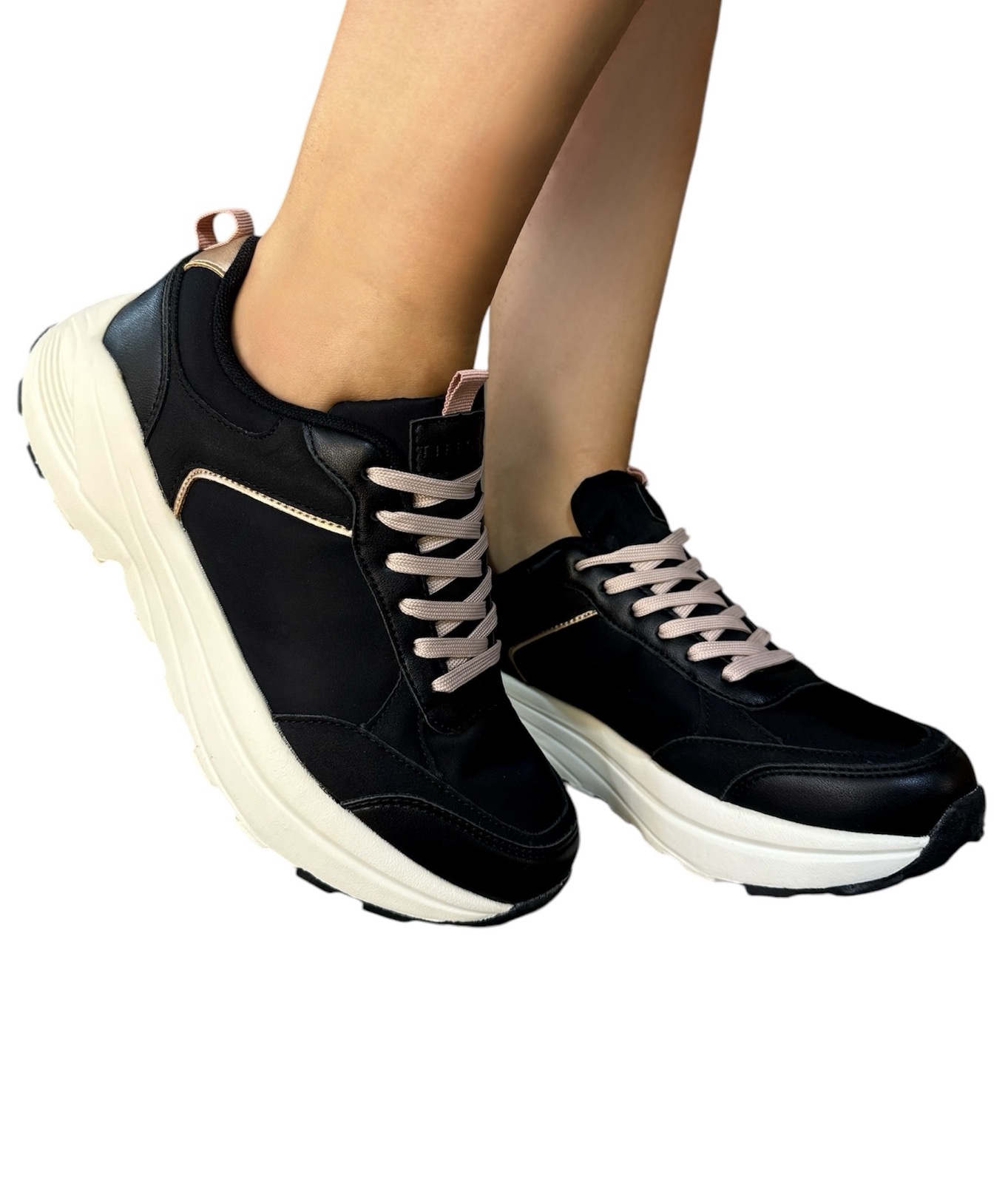 TIF01BL Sneakers μαύρα με ροζ κορδόνια και έντονη σόλα-3 Μαύρα sneakers με κορδόνια και έντονη λευκή σόλα - Image 1
