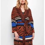 Καφέ πλεκτή ζακέτα με κρόσσια και animal prints