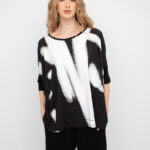 Ασπρόμαυρη oversized μπλούζα με καλλιτεχνικό print