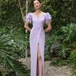 Λιλά μάξι φόρεμα με φτερά στους ώμους και ντραπέ μπούστο