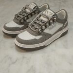 Γκρι δερμάτινα sneakers με σουέτ υφή και στρας