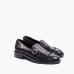 Μαύρα loafers με δερμάτινα διακοσμητικά και αγκράφα